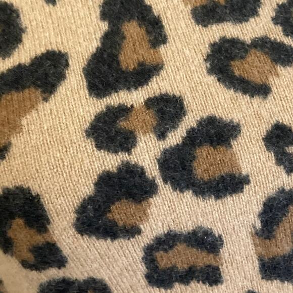 Beautiful Cynthia Rowley 2 Ply Cashmere Leopard Print Sweater, Small, Perfect! - Picture 7 of 7